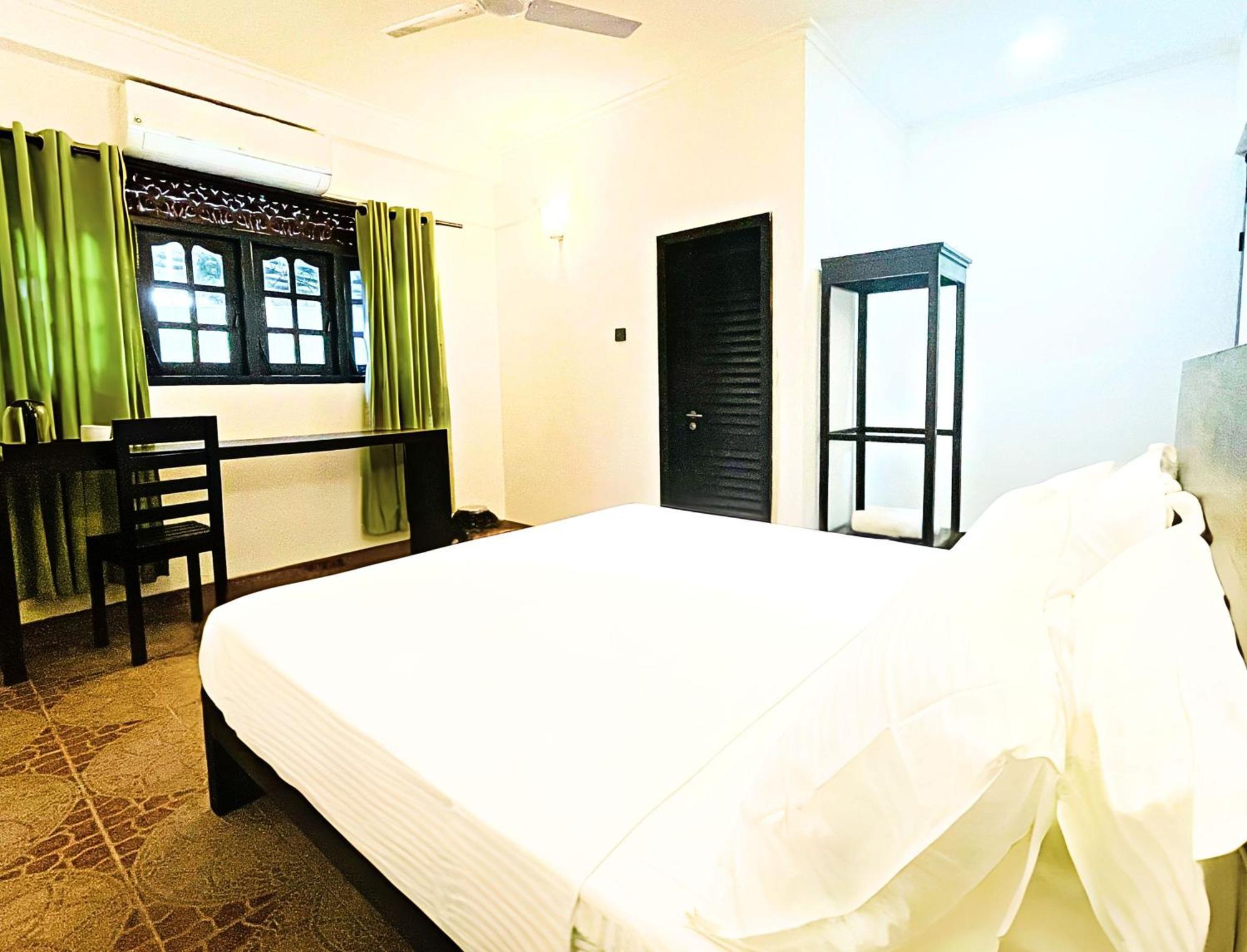 The Ivy Lake Anuradhapura Exterior photo